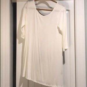 Flowy quarter sleeve with cheetah bow in the back